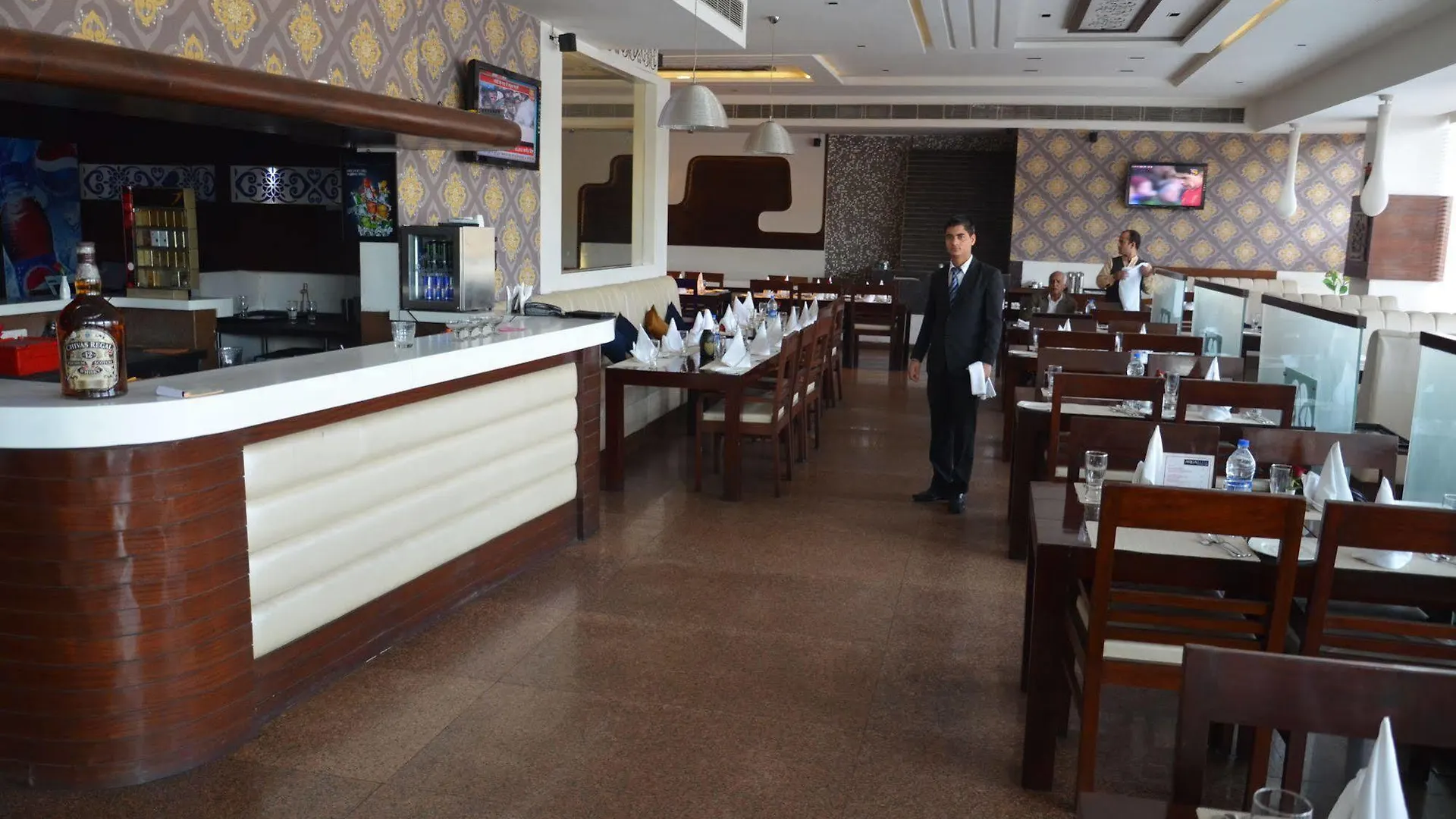 Kc Cross Road Hotel Panchkula