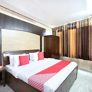Oyo 15523 Jd Hotel